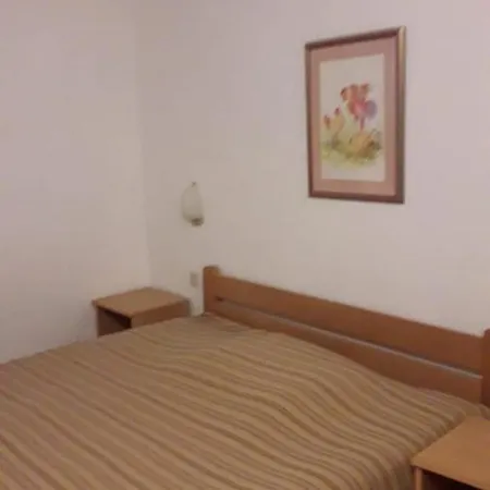 Paradise Apartment *